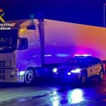The Guardia Civil investigates the driver of a HGV for four times the drink-driving limit.
