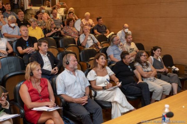 Cartagena hosts a conference on the recovery of the Mar Menor through the filtering effect of oysters