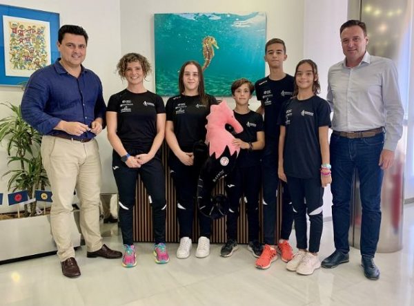 The Mayor of San Javier receives the Gymnastics and Waterpolo clubs, which together have around 300 children between initiation and competition