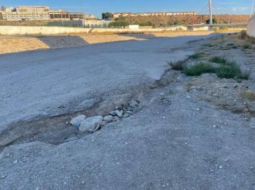 The PSOE of Albox urges the mayor to put an end to the ruinous state in which the rambla is in