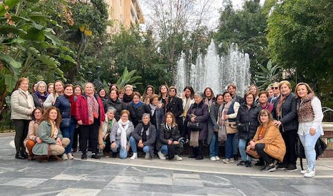 Fried donuts to celebrate Womens Day_02