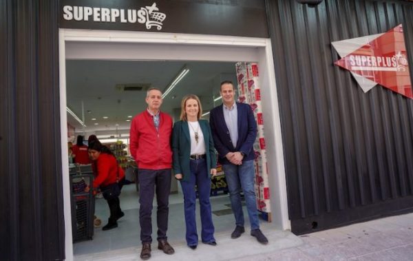Sabores Almería Flavours of Almeria participates in the inauguration of a new SuperPlus in the town of Albox