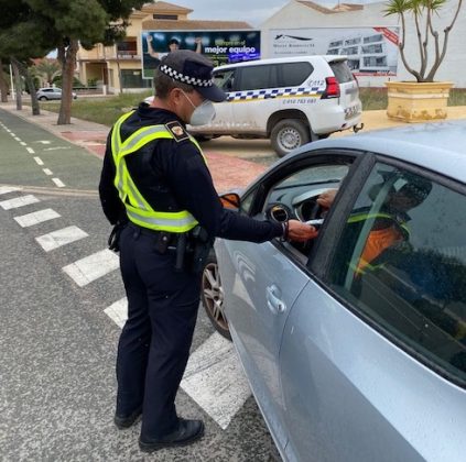 The Local Police of Huércal Overa checks that drivers do not enter the municipality drunk