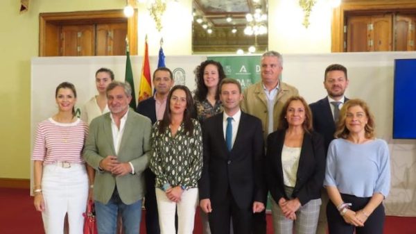The Andalusian Regional Government launches a campaign to find a home for more than 350 children in care in Almeria