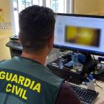 Guardia Civil detains a young man for pretending to be the victim of an assault and self-harming with a bottle