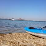 The man who had been dragged out to sea with his kayak in San Pedro del Pinatar was found in good condition.