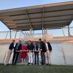 The Santiago de la Ribera football pitch expands its facilities with a 400-seater stand and changing rooms.